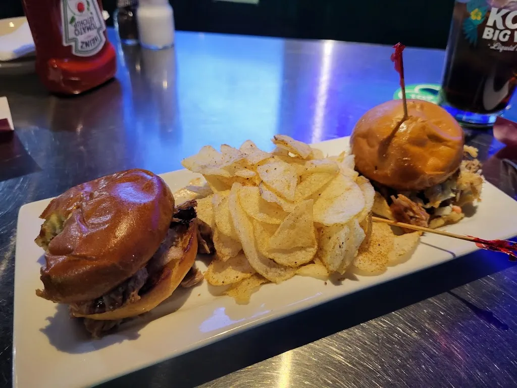 Slocum Street Sports Bar and Grill_265 Slocum St, Swoyersville_slider_imagen_2