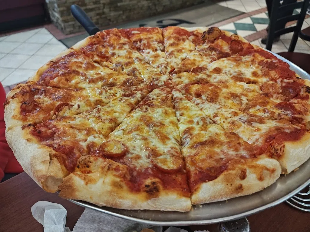 Fiori's Pizzaria_Canonsburg, PA_slider_imagen_2