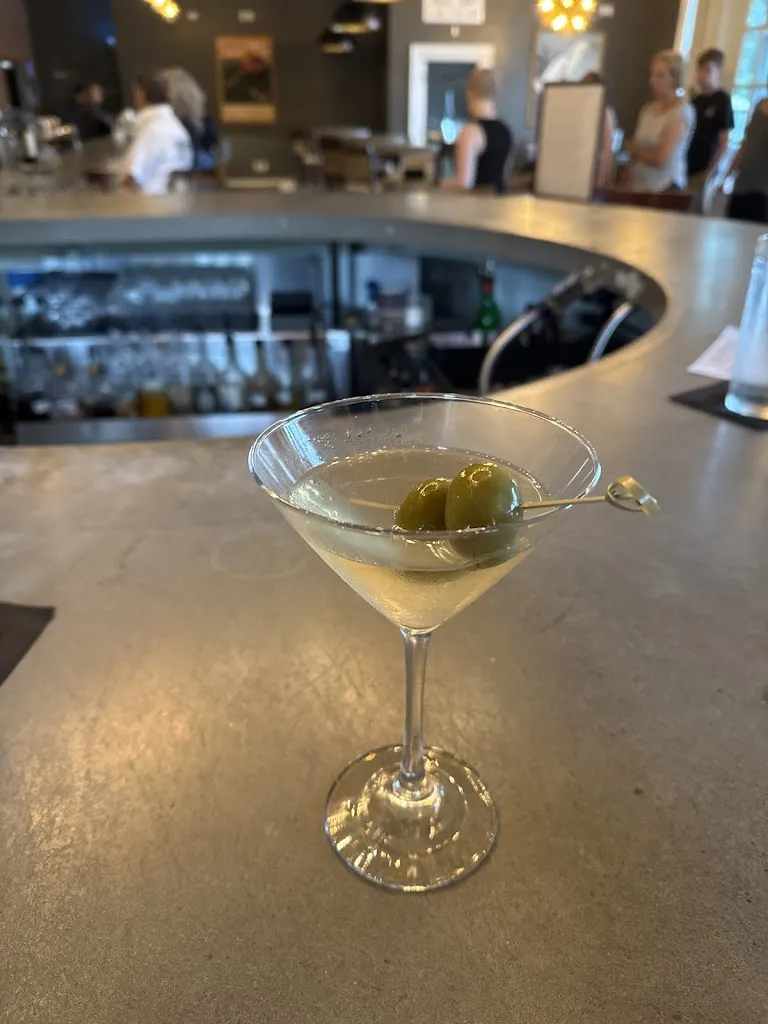 Kassie Hufnagel_Barrel 21 Distillery and Dining_State College, PA_avis