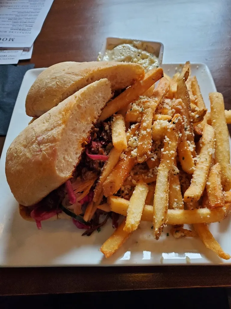 Choono_Barrel 21 Distillery and Dining_State College, PA_review