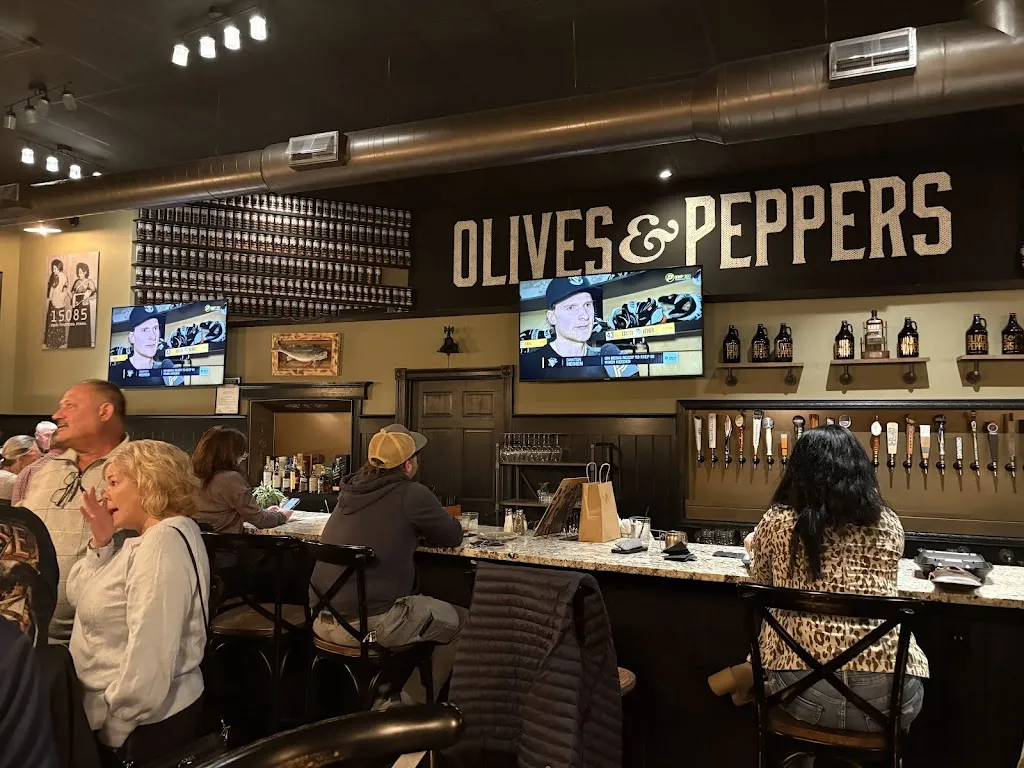 Olives & Peppers_Trafford, PA_slider_imagen_3