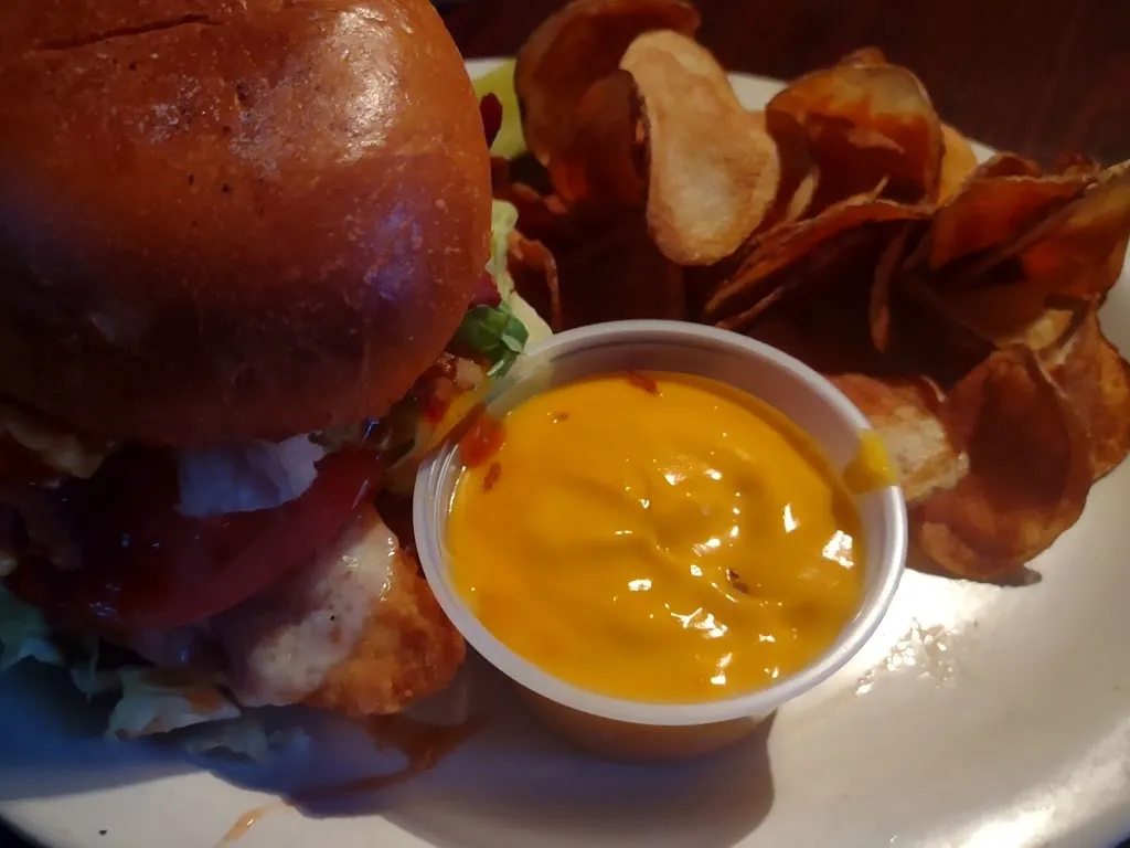 Kellie’s Creekside Bar and Grill LLC. restaurante en Trafford, PA