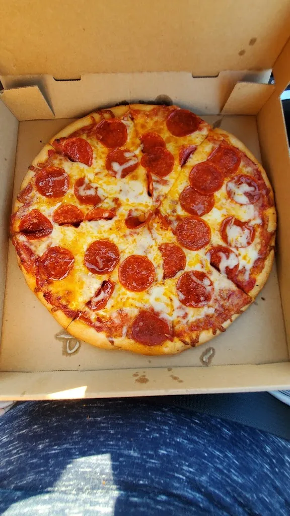 Ammie-Marie Littke_Mary Jo's Pizzeria_Turtle Creek, PA_review