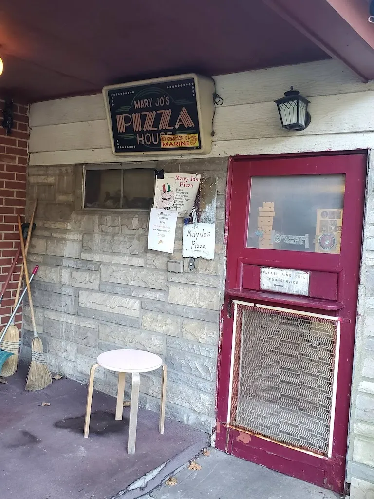 Mary Jo's Pizzeria restaurant in Turtle Creek, PA
