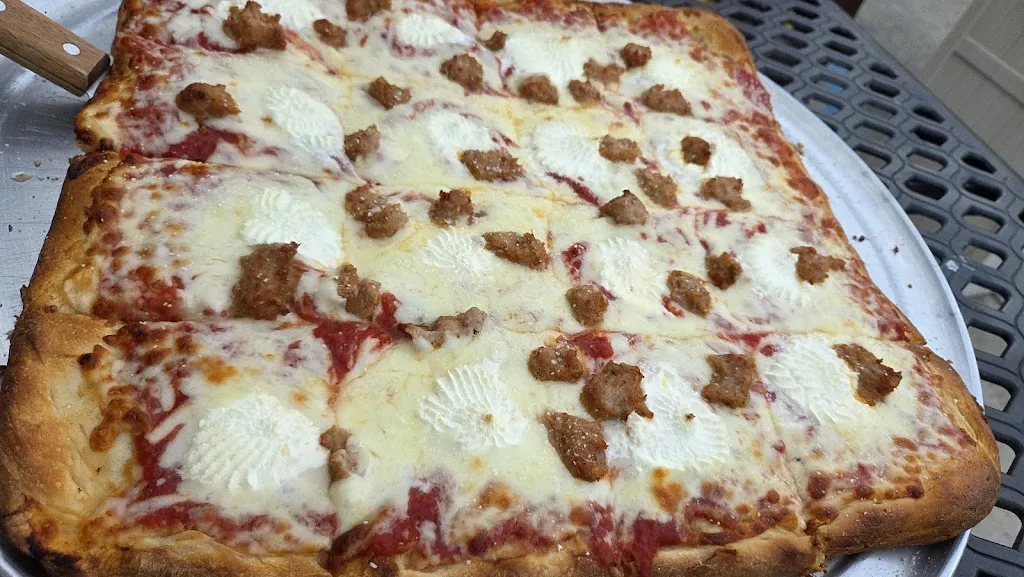 Mama Meatball's Pizzeria_Turtle Creek, PA_slider_bild_3