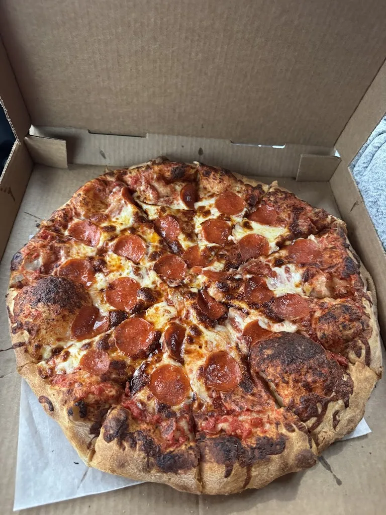 Jeremy Benjamin_Casey's Pizza_Turtle Creek, PA_review