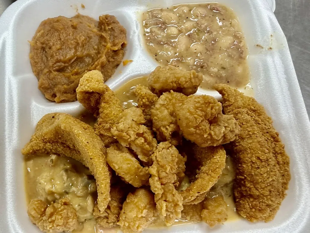 Ashton Lee_Bellue's Fine Cajun Cuisine_Baton Rouge, LA_review