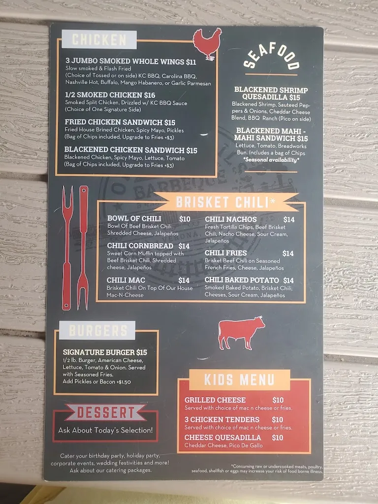 Off the Rails Barbeque and Drafthouse restaurant à Verona, PA
