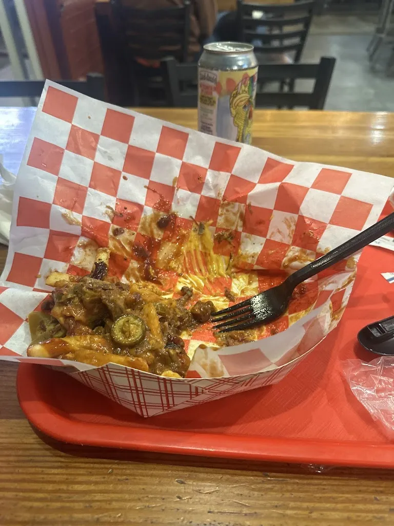 matthew clark_Off the Rails Barbeque and Drafthouse_Verona, PA_avis