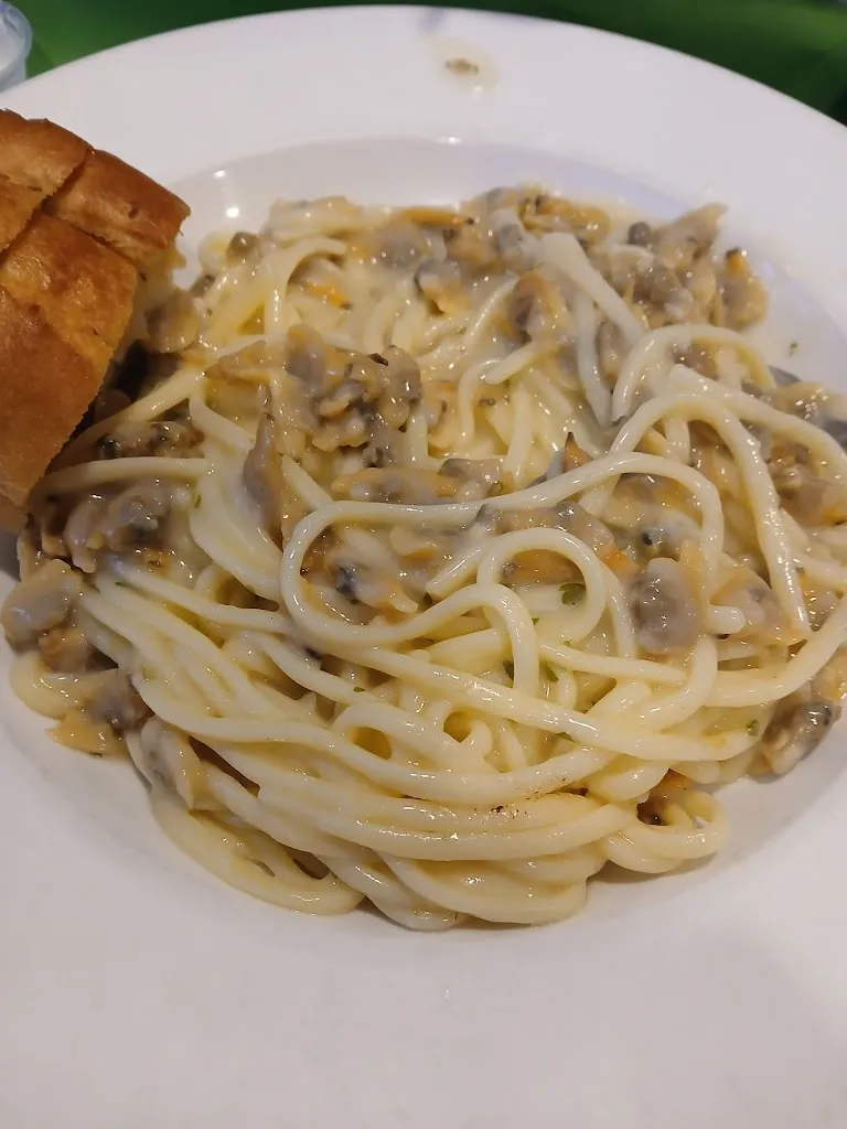 Sandra Hazley (Sandy)_Verona Village Inn_Verona, PA_review