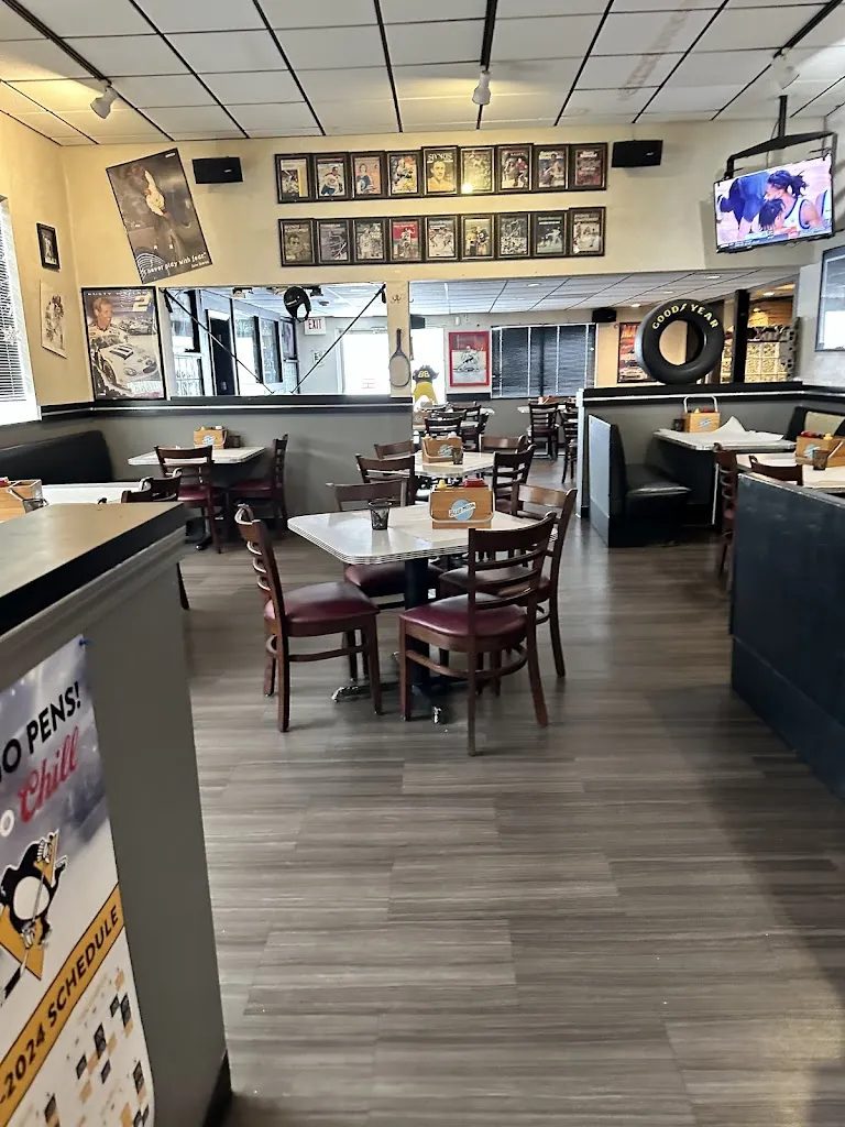 Somma Pizza & Sports Bar restaurant à Verona, PA