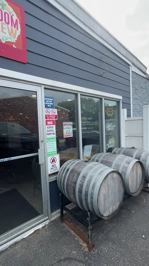 Lydia Copeland_Bloom Brew Tap Room & Blooms Slice_West Newton, PA_review
