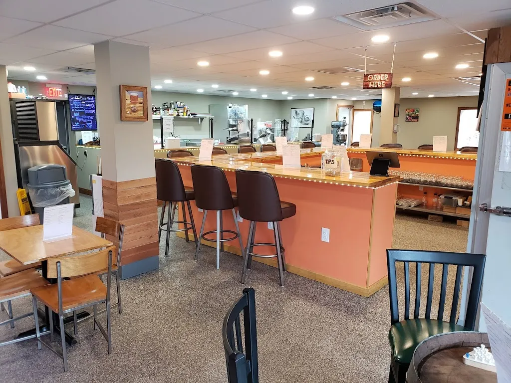 Bloom Brew Tap Room & Blooms Slice restaurante en West Newton, PA