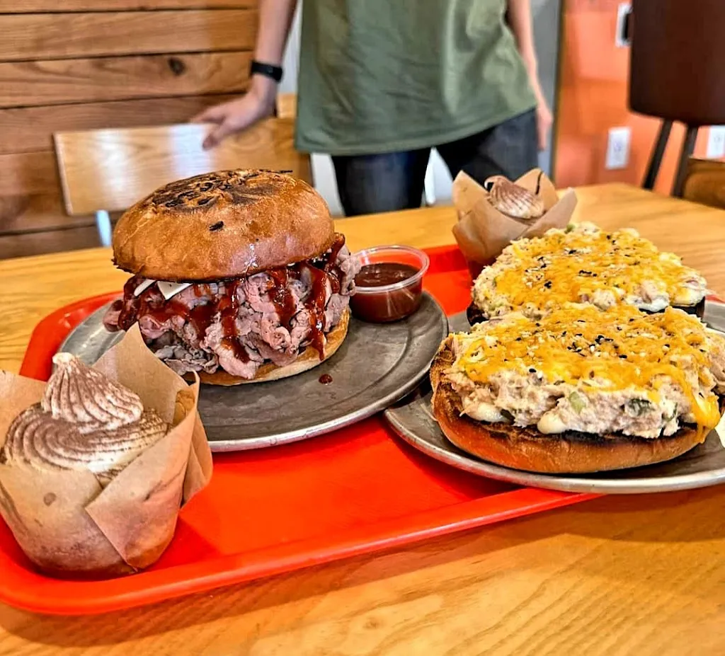 Bloom Brew Tap Room & Blooms Slice_West Newton, PA_slider_imagen_2