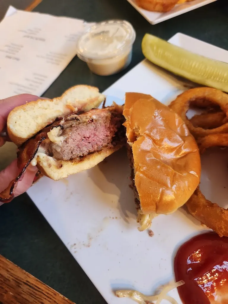 Heather Fischer_Frog Pond Pub_Wilkes-Barre, PA_review