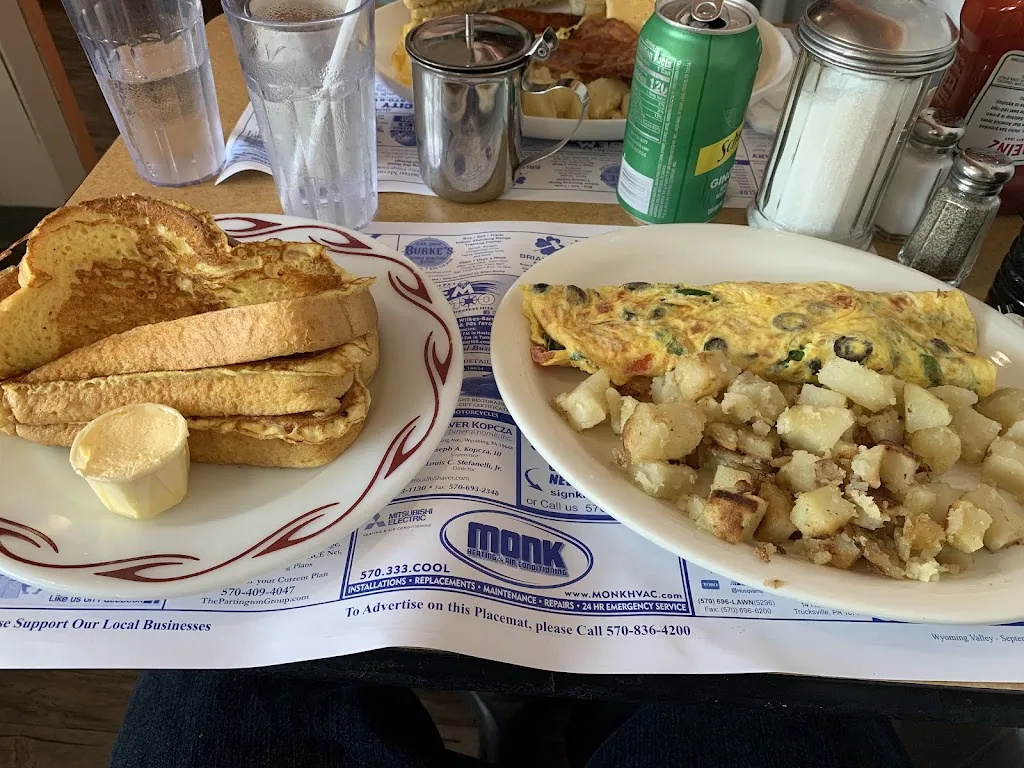 Colonial Family Restaurant restaurante en Wyoming, PA