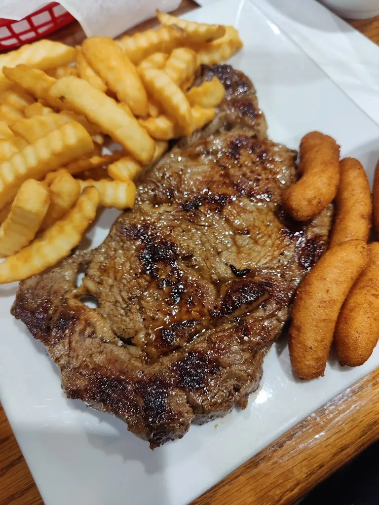 Dena G_Bailey's Fish Camp_Blacksburg, SC_review