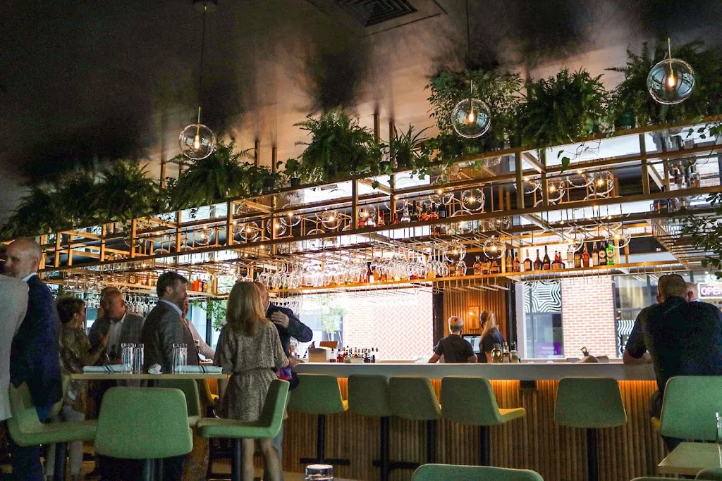 CAMP Modern American Eatery restaurante en Greenville, SC