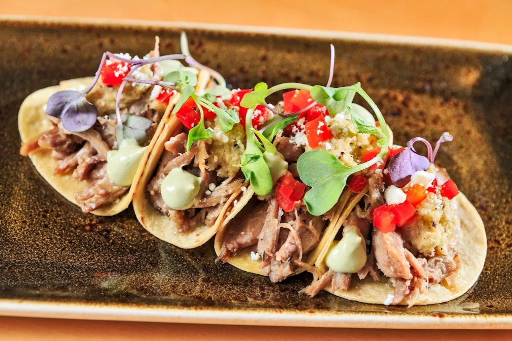 Roost Free Range Kitchen and Bar_Greenville, SC_slider_imagen_3