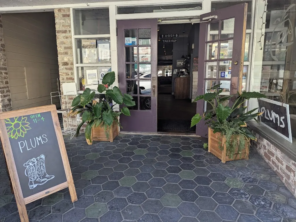 Mark Casparian_Plums Restaurant_Beaufort, SC_avis