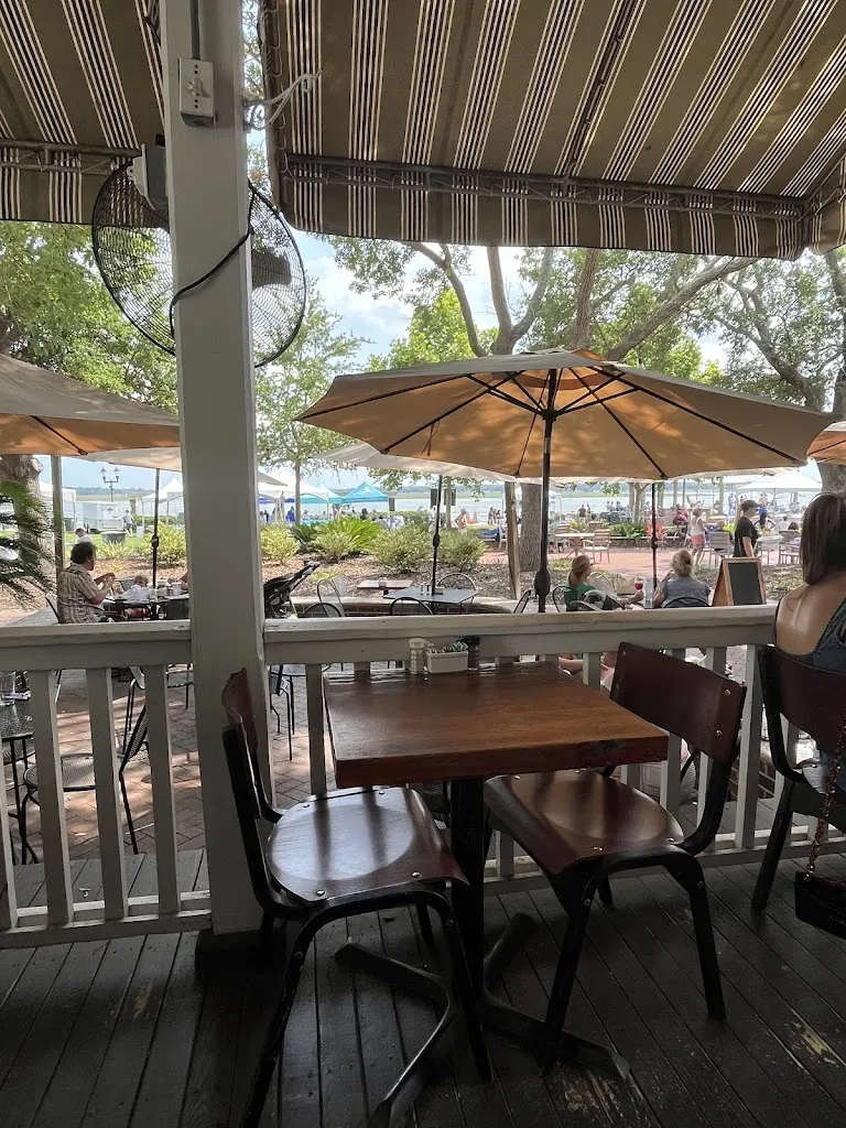 Plums Restaurant restaurant à Beaufort, SC