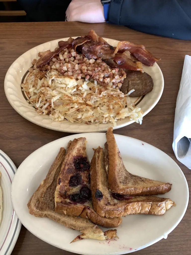 Tanisha_Howard's Restaurant_Moncks Corner, SC_review