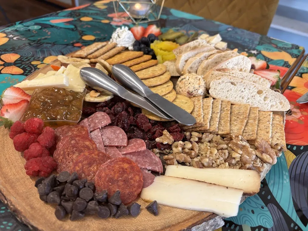 Ophelia's Wines & Bites_Moncks Corner, SC_slider_bild_3