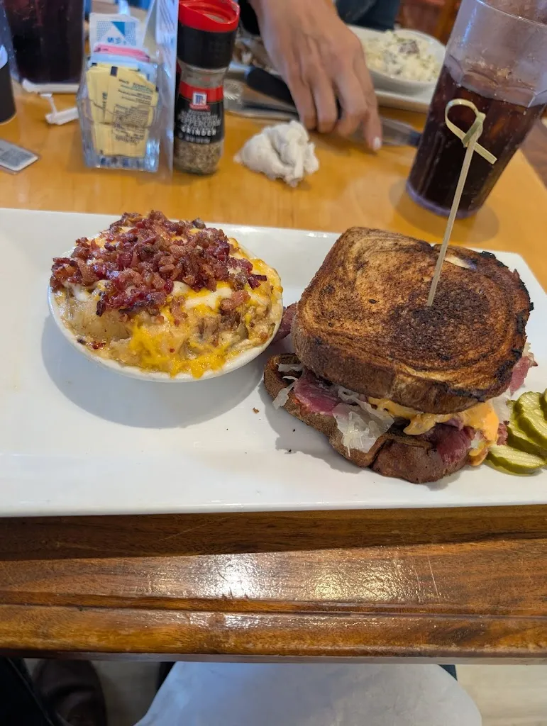 Daniel McDonough_Big Bad Wolf Smokehouse Grill_Mt. Juliet, TN_recensione