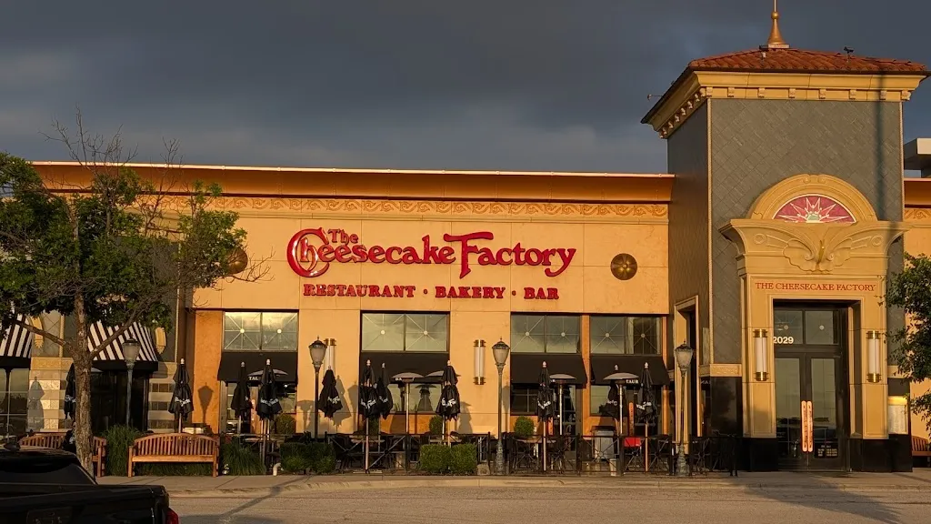 The Cheesecake Factory restaurant in Arlington, TX