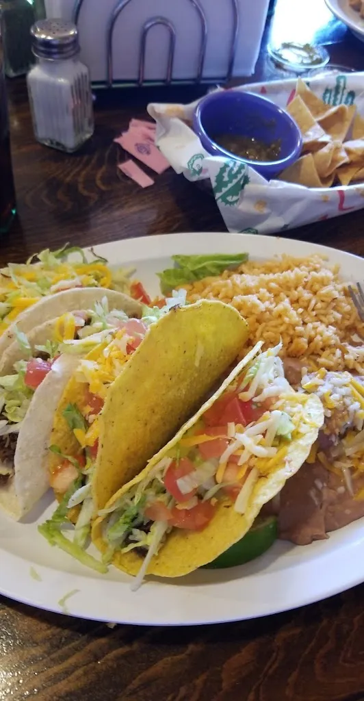 Candace May_Jesse's Burritos_Borger, TX_review