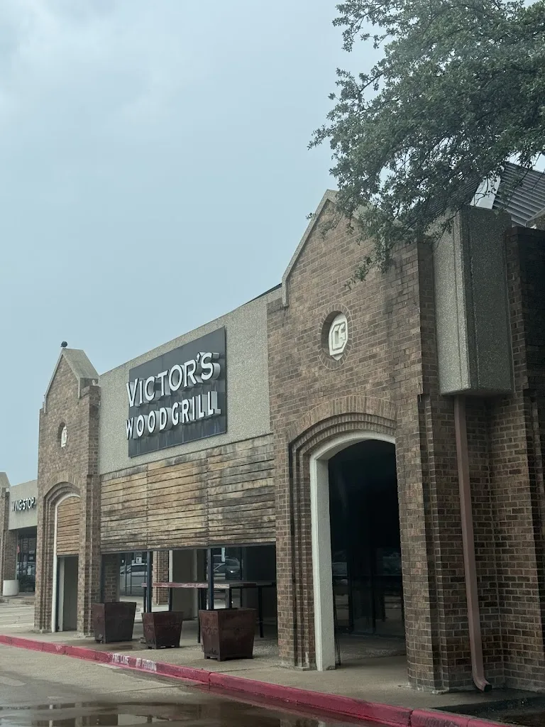 Jennifer Y._Victor's Wood Grill_Coppell, TX_review