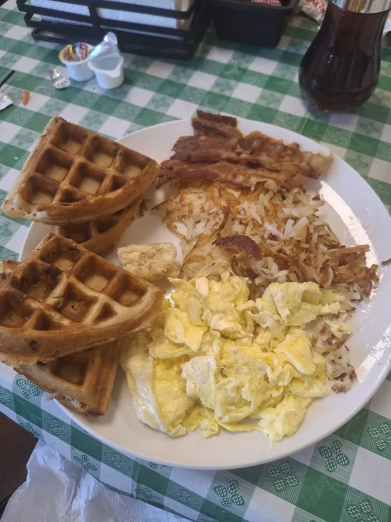 Connie Robles_Biscuits & Gravy Neighborhood Kitchen_Donna, TX_review