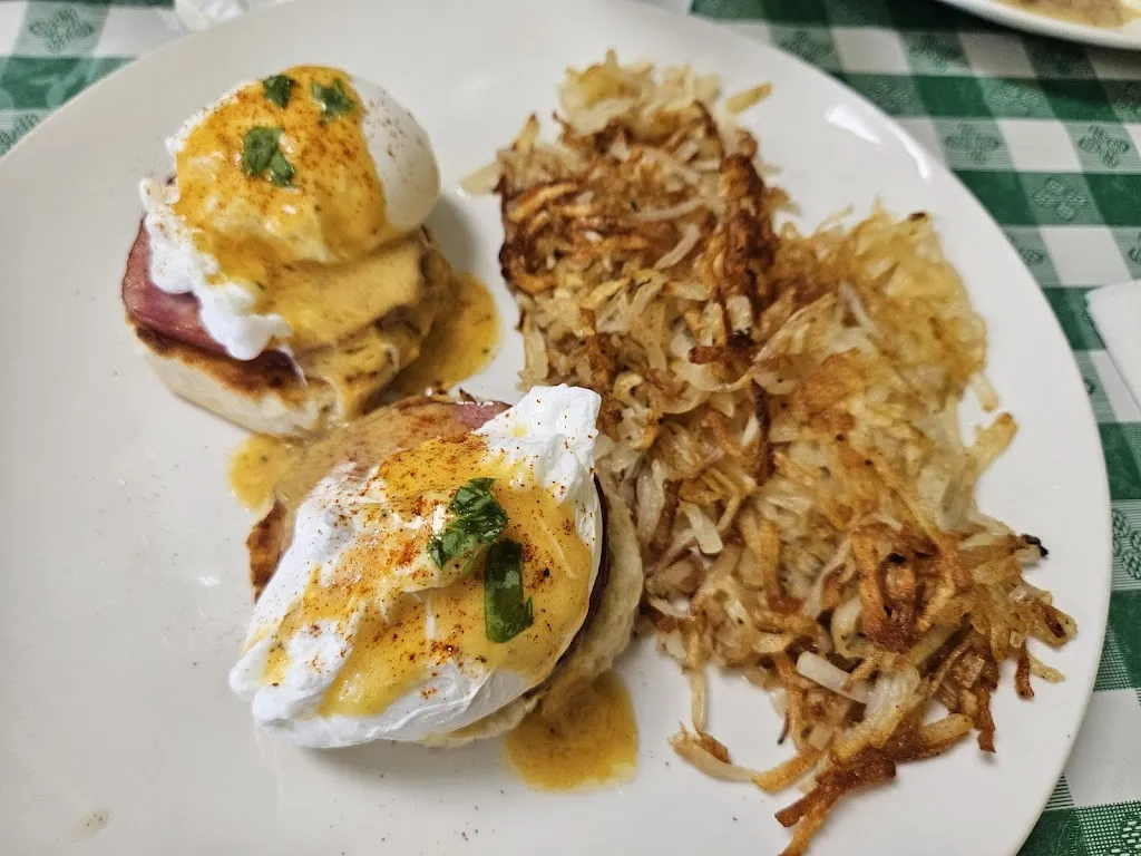 Briana Martinez_Biscuits & Gravy Neighborhood Kitchen_Donna, TX_review