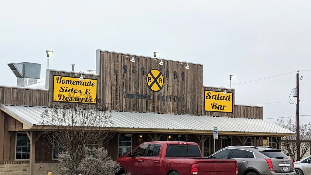 R & R BBQ restaurant in Stephenville, TX