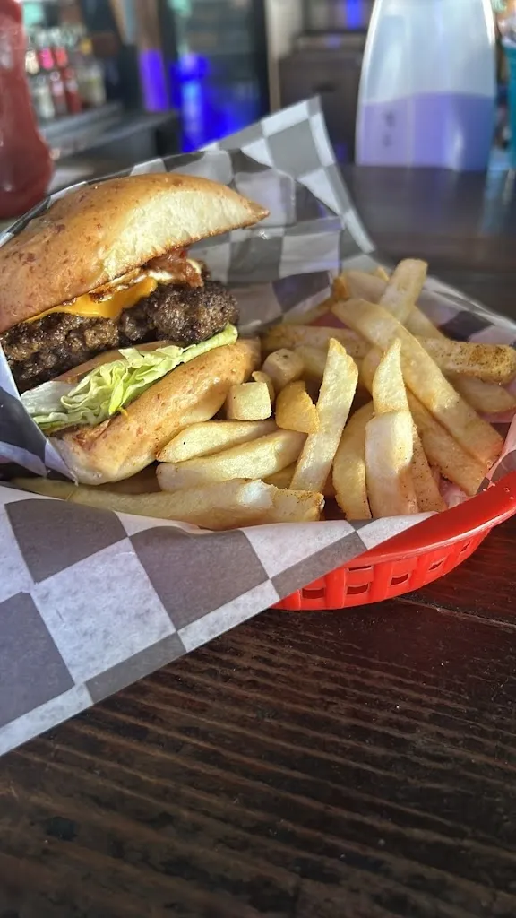 Victor Wilson_Outrigger's Bar & Grill_Freeport, TX_review