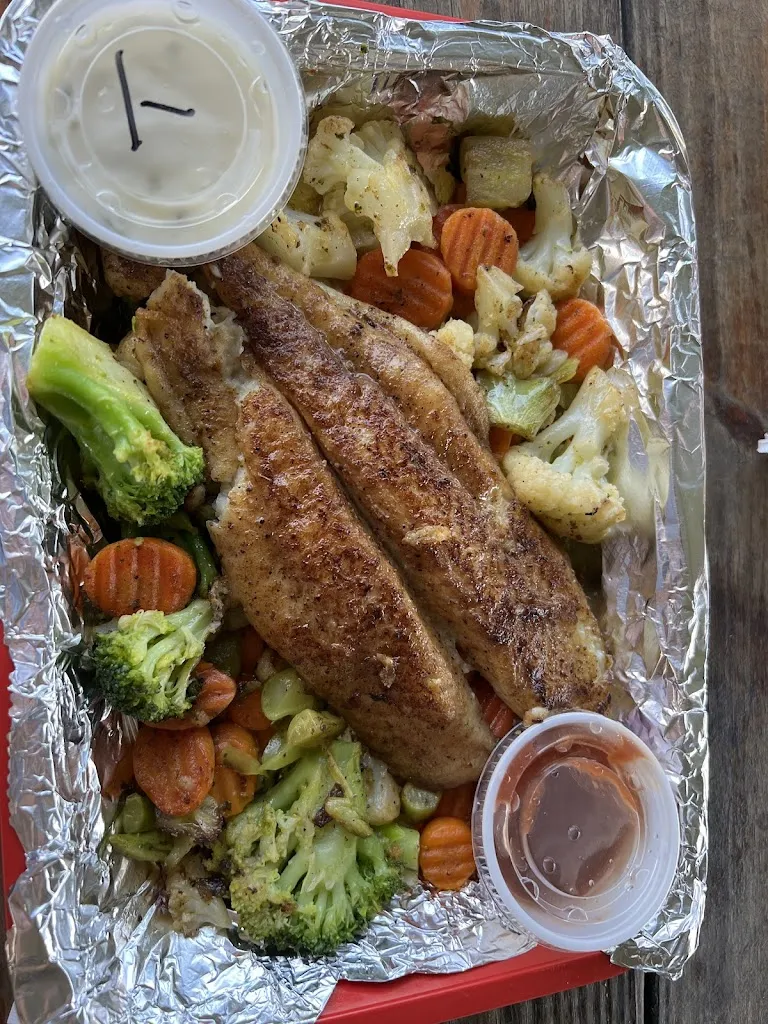 Shawna Moulton_Outrigger's Bar & Grill_Freeport, TX_review