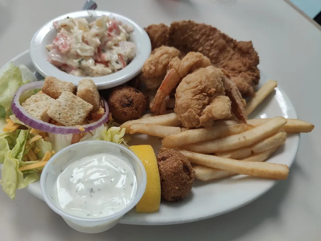 Caitlin Lowe_Rudy Roo's Seafood Restaurant_Freeport, TX_review
