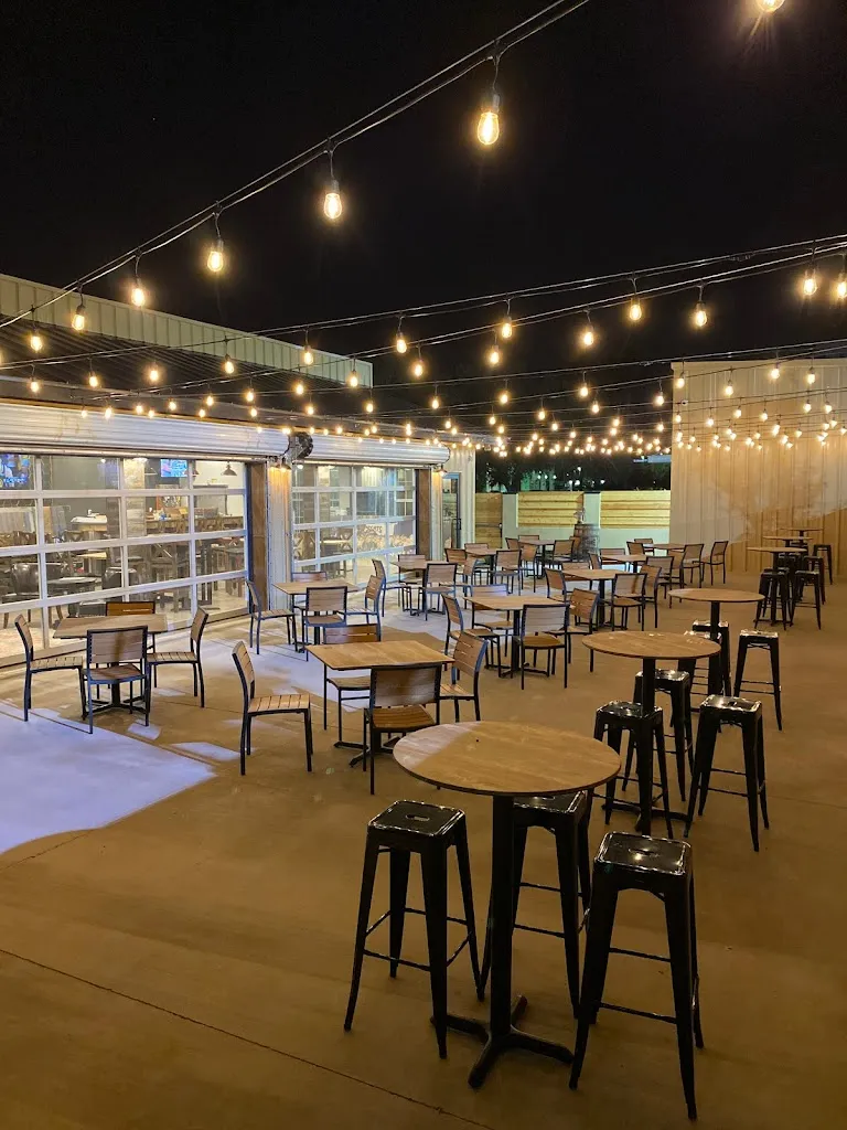 Barrel House Kitchen & Bar restaurante en Edinburg, TX