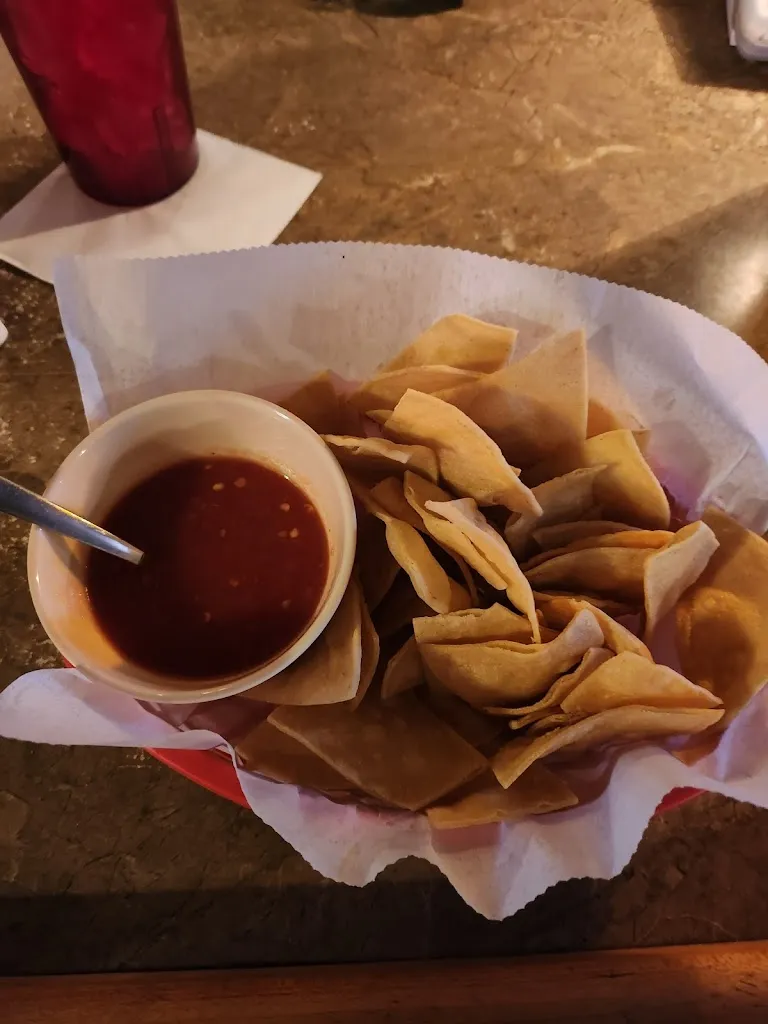 Phil Sims_Charlie's Corona Bar and Grill_Laredo, TX_review