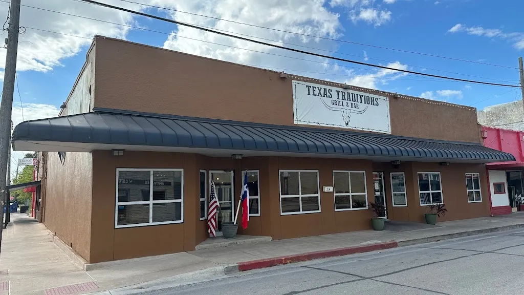 Texas Traditions Grill & Bar restaurant in Port Lavaca, TX
