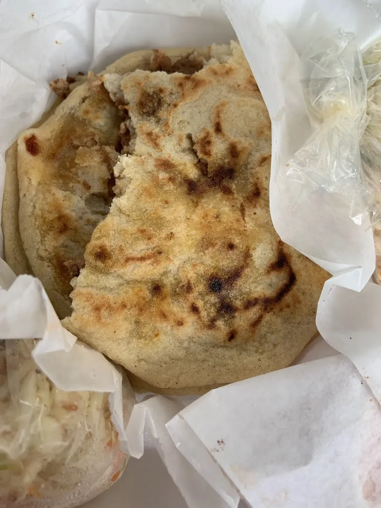 V K_PUPUSAS TO GO_Pharr, TX_reseña