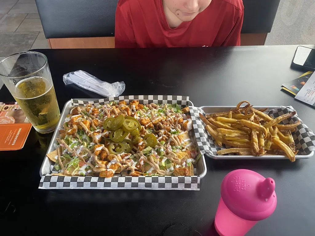 Dirk Diggler_The Wings Stadium (San Juan)_San Juan, TX_reseña
