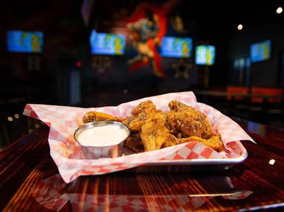 Dugout Bar & Grill_Livingston, TX_slider_image_2