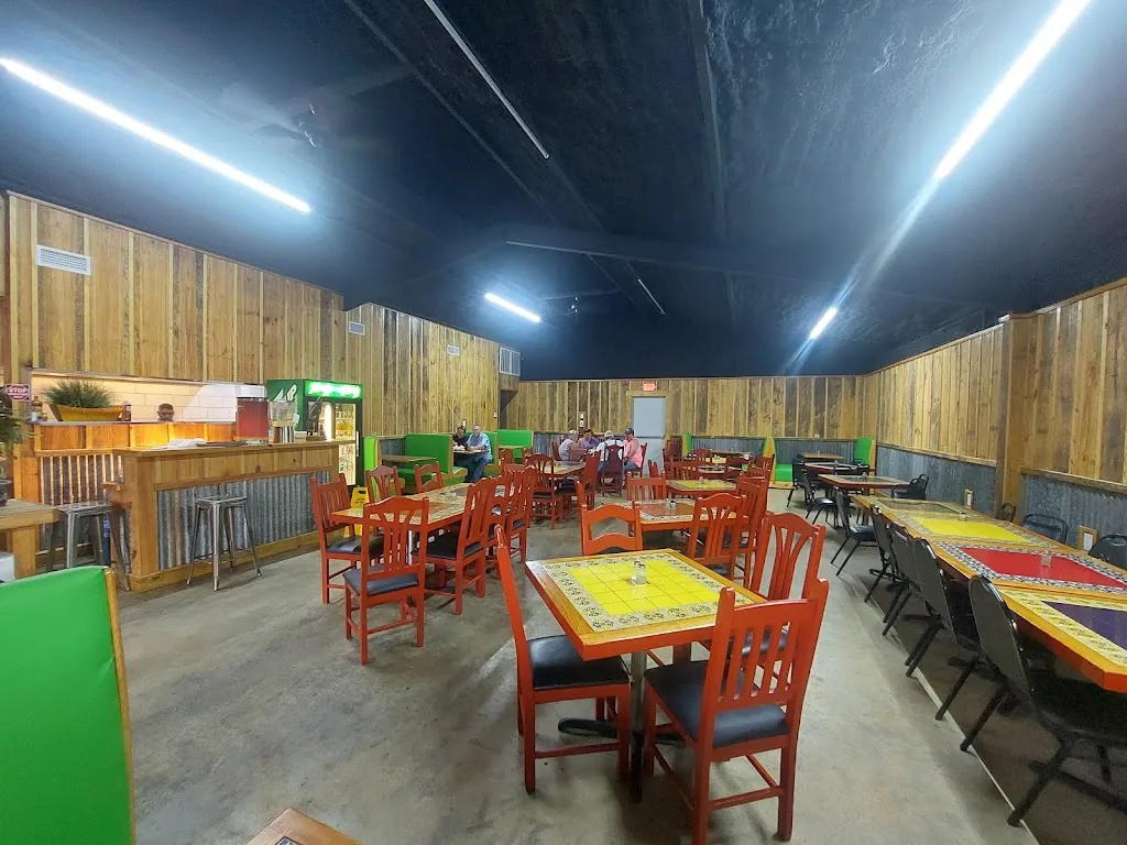 Taqueria El Patrón restaurant in San Augustine, TX