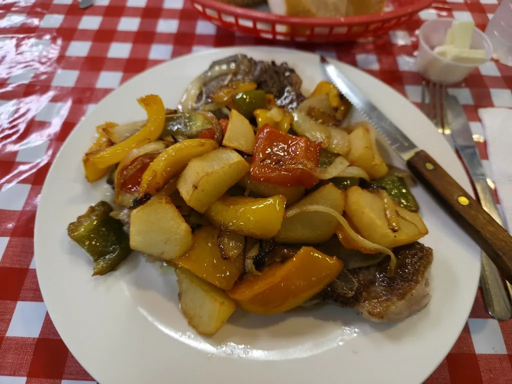 Dane Edwards_Guys Restaurant & Pizzeria_West Orange, NJ_avis