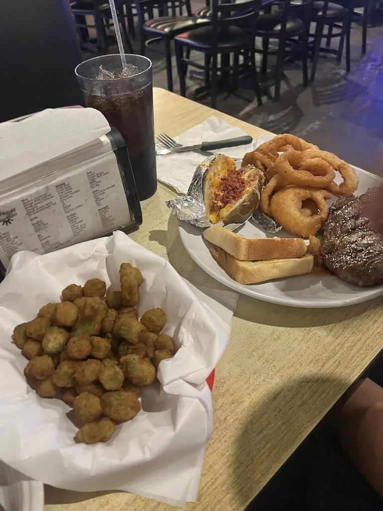 Marla Campise_The Rusty Spur Steakhouse & Saloon_Vernon, TX_reseña