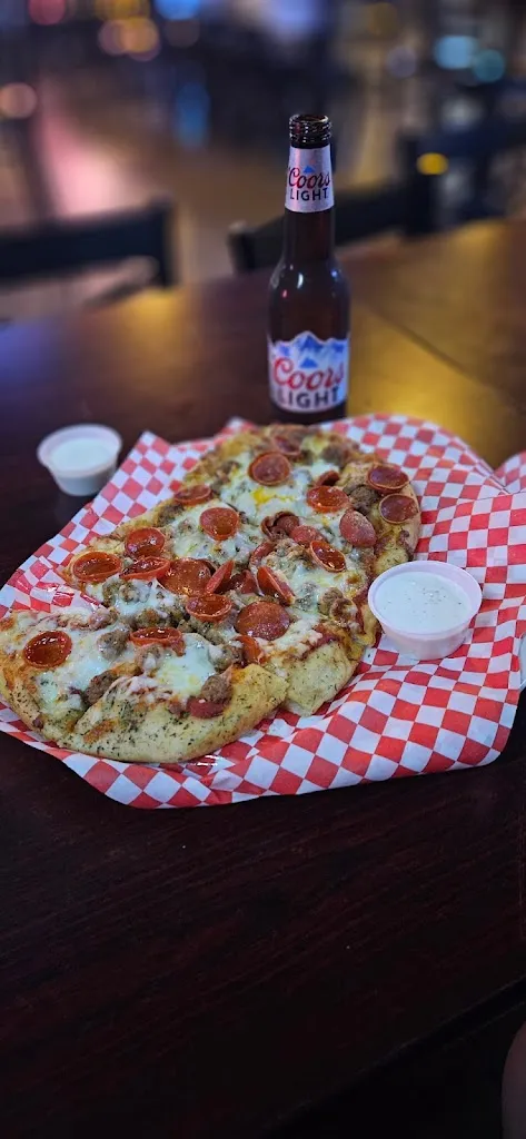 Ashleigh Emberson_Vernon Parts Sports Grill_Vernon, TX_reseña