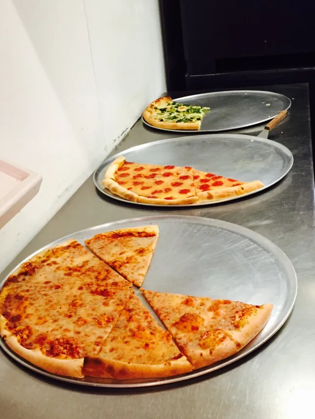 Castleton Pizza Place & Deli_Castleton, VT_slider_imagen_3