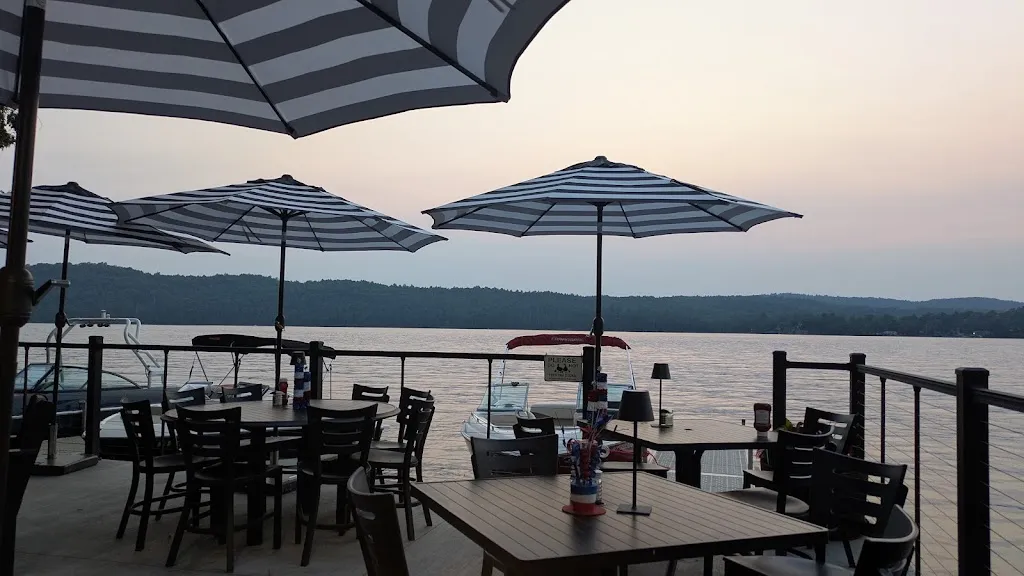 Carol Tomassetti_The Lake House_Bomoseen, VT_review