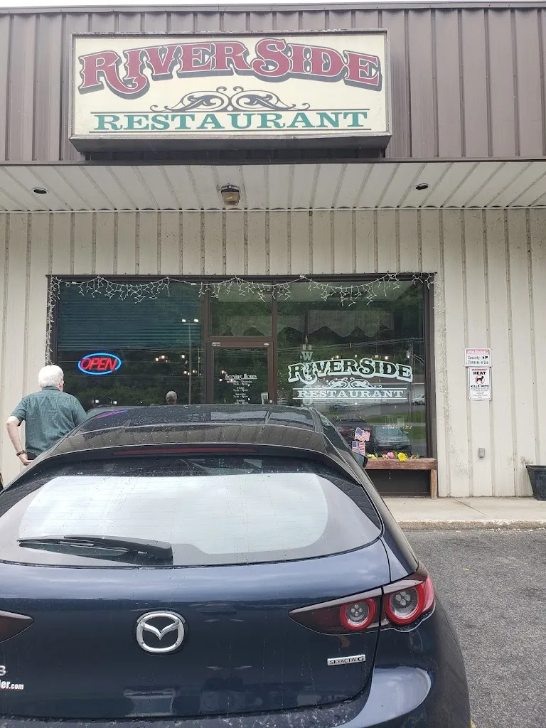 Riverside Restaurant restaurant in Springfield, VT